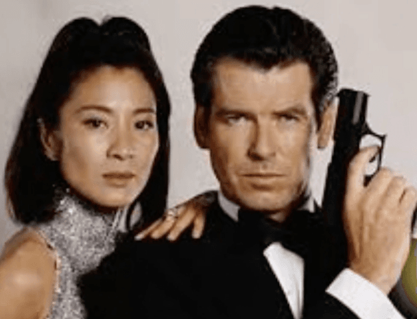 Michelle Yeoh Bond girl egerie Asie Hong Kong