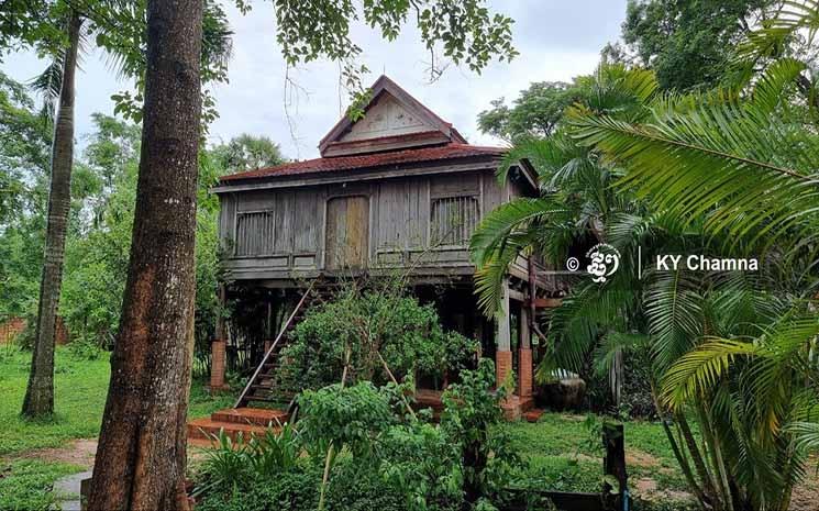 Shading Light on Khmer Wooden House