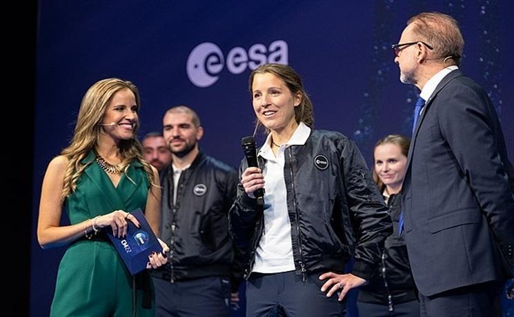 Sophie Adenot lors de la présentation de la promotion 2022 de l'ESA. 