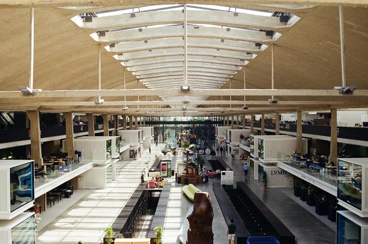 Halle de la Station F, plus grand campus de start-up au monde à Paris