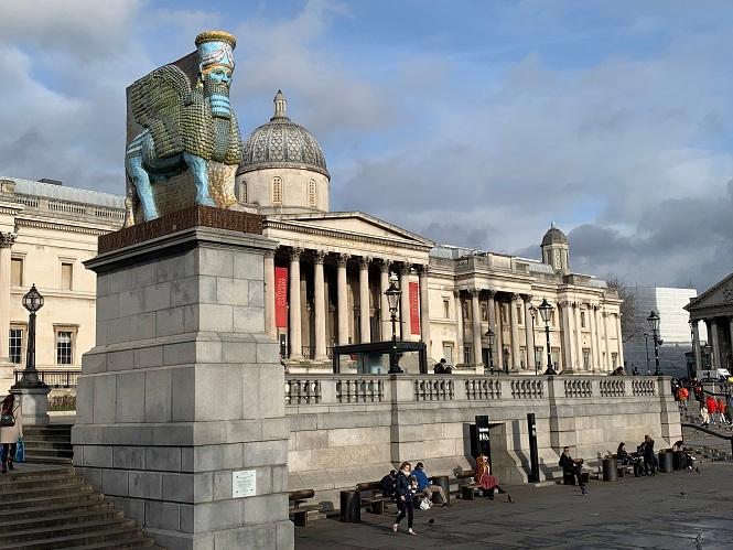 The invisible Enemy Should not Exist Trafalgar Square Art Londres London Fourth plint Quatrième socle