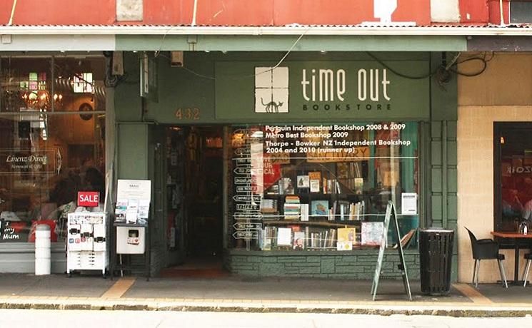 Devanture Time Out Bookshop Auckland