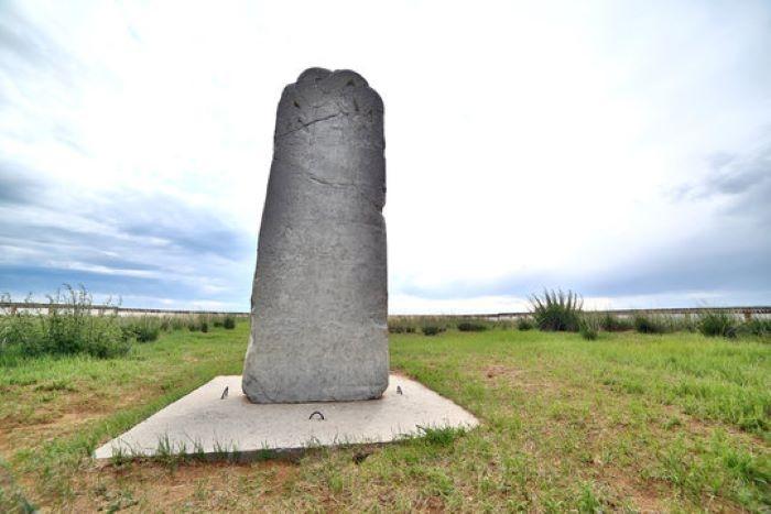 Une des stèles de l'Orkhon