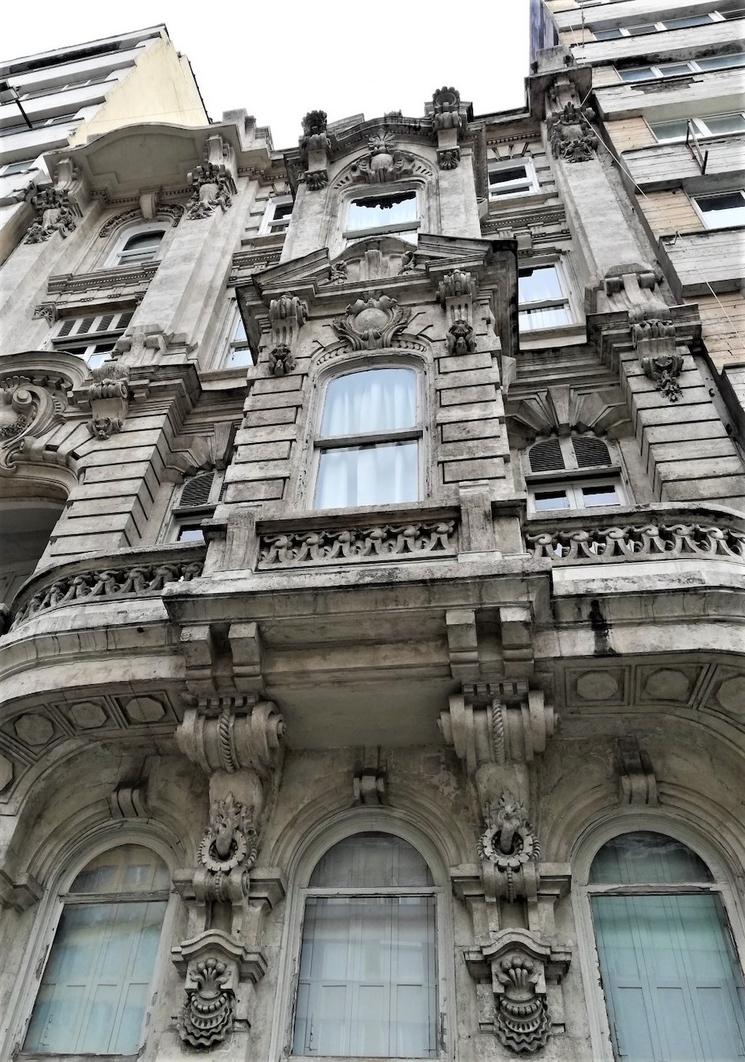 Une façade Art Nouveau à Osmanbey