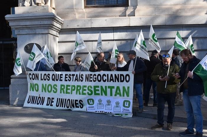 Une partie des agriculteurs manifestent en dehors des associations traditionnelles