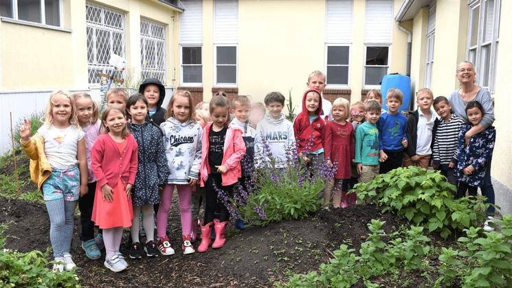 Classe de Grande Section dans le jardin en permaculture du LFV