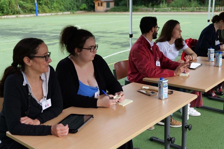 Le bureau de vote du lycée français et ses bénévoles en action