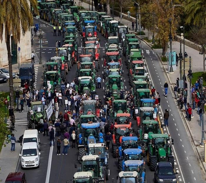 Les agriculteurs se mobilisent à Valence