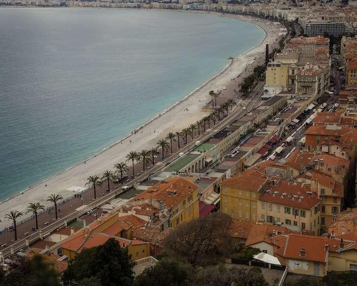 la promenade des Anglais à Nice vue du ciel