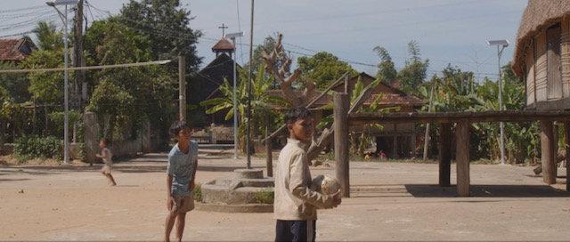 Dans les campagnes au Vietnam, tout le monde joue au foot