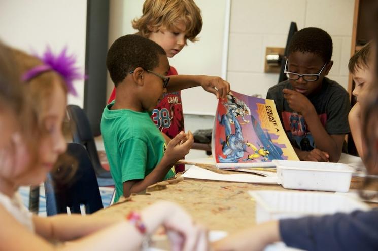 lecture d'enfants expatriés 