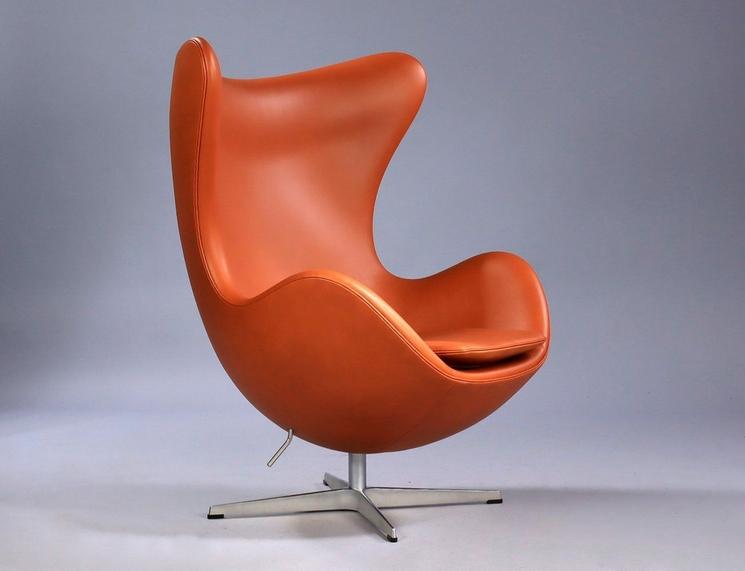 la chaise oeuf par Arne Jacobsen célèbre designer danois