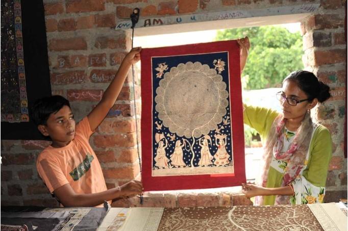 Famille Chitarai présentant un coton chandarvos