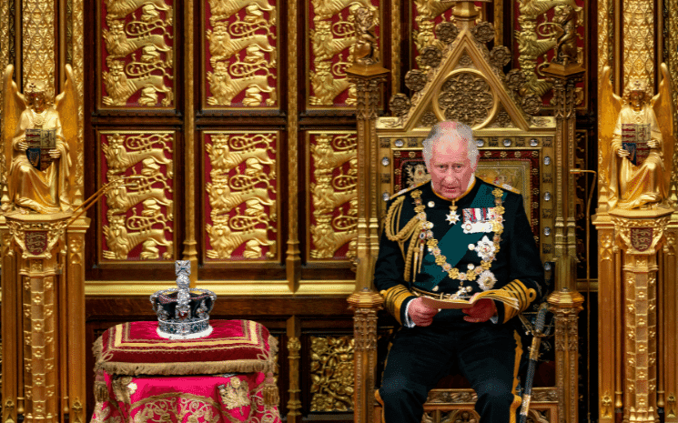 Le prince Charles lisant le discours du Trône au Parlement britannique le 10 mai 2022.