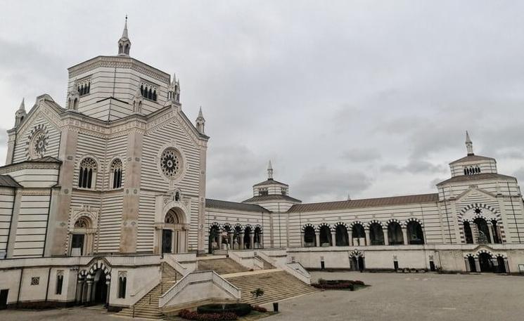 bâtiment du cimetière monumental de milan