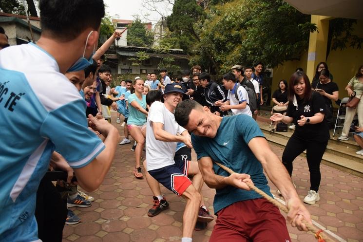 compétition sportive à l'HUCE de Hanoi 