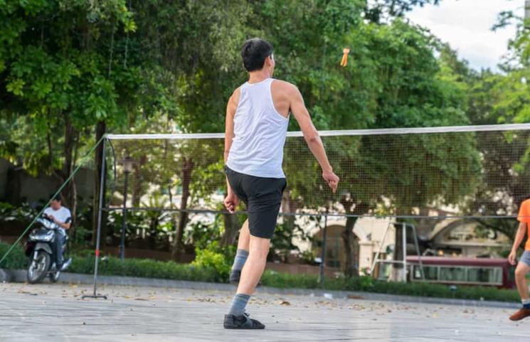 Da Cau : le sport de jongle vietnamien