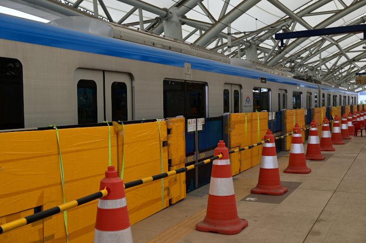 Dans la rame de metro au Vietnam