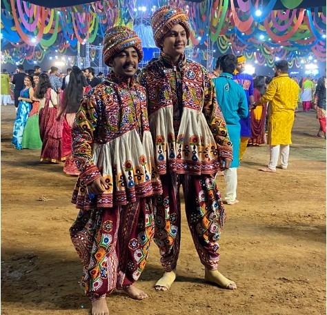 danseurs de Garba pendant le festival de Navratri