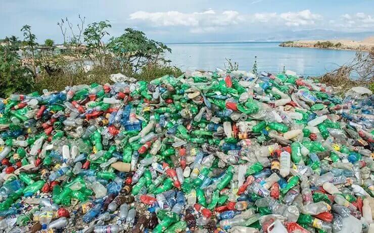 dechets plastique sur la mer