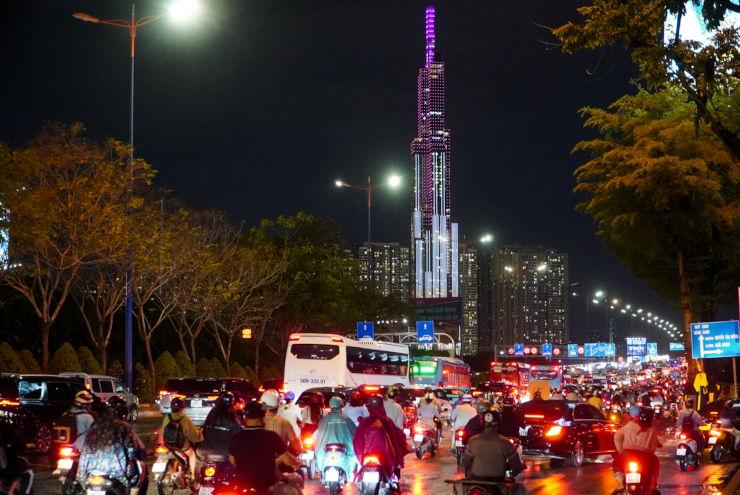 Embouteillages et averses a Saigon