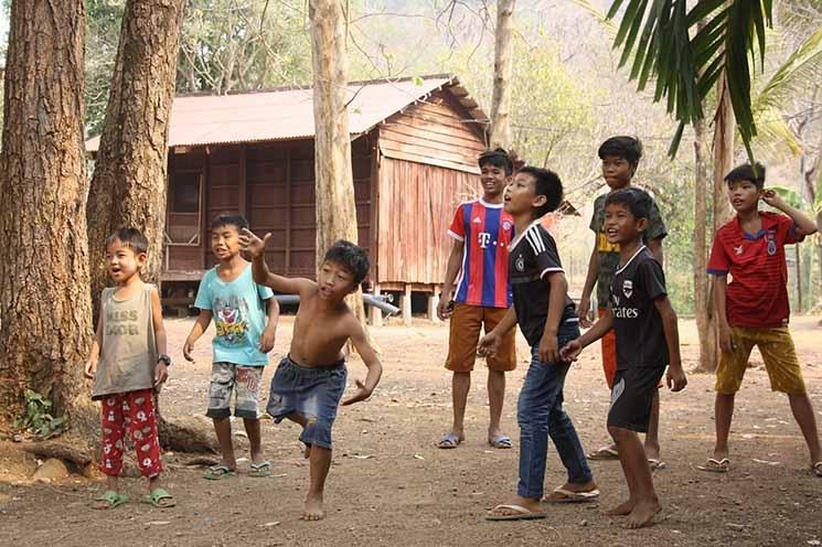 enfants cambodgiens AEC-Foyer Lataste