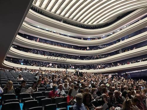 l'intérieur de l'opéra de Valencia lors d'un concert