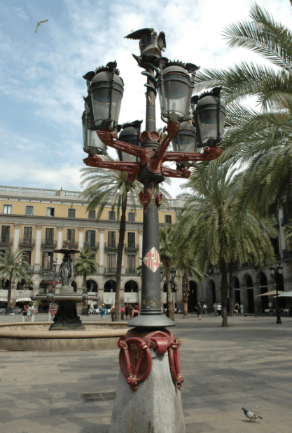 lampadaires plaça reial barcelone