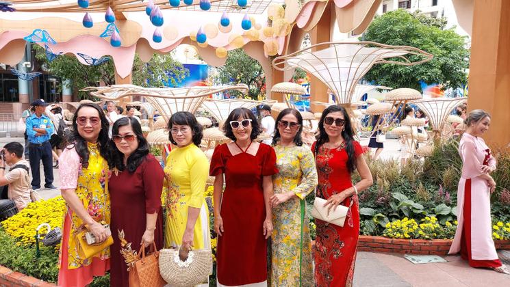 Femmes Ao Dai au Vietnam