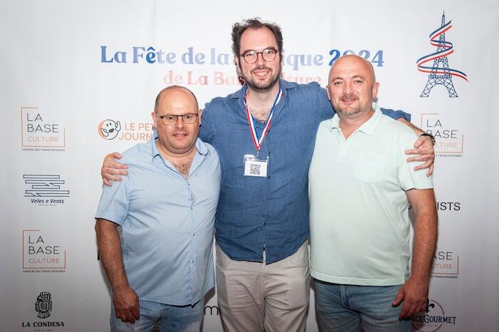 Les fondateurs de France Gourmet Valencia avec le président de La Base Culture lors de la Fête de la musique à Valencia. 