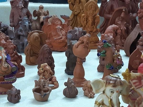 une collection de mini ganesh