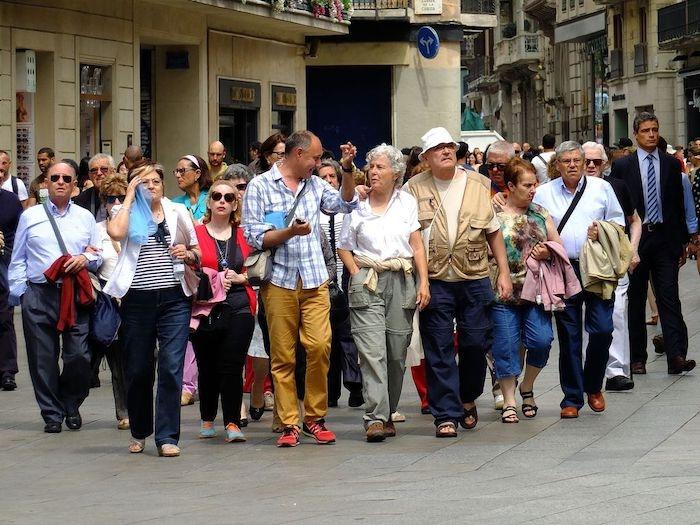 un groupe de touristes senior