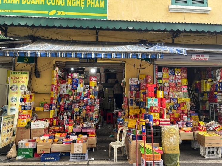 rue commerce hanoi