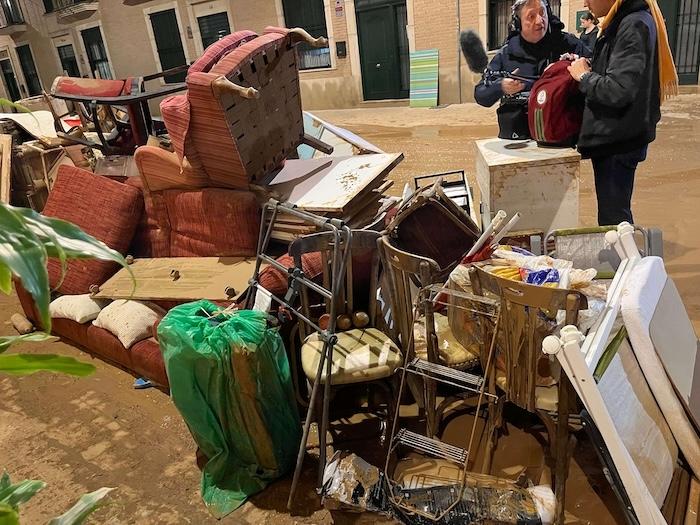 des meubles abandonnés à Castellar