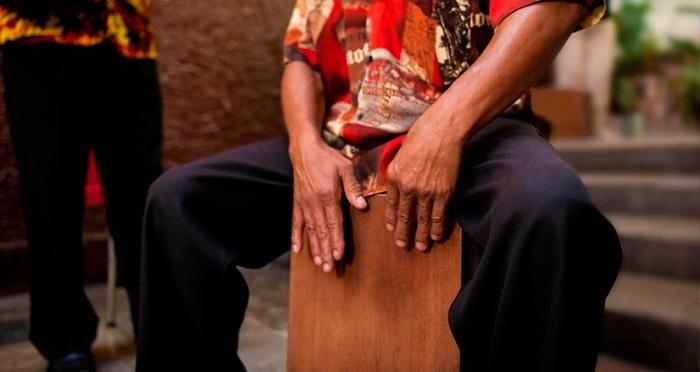 Le cajón, l'instrument afro-péruvien qui a conquis le monde