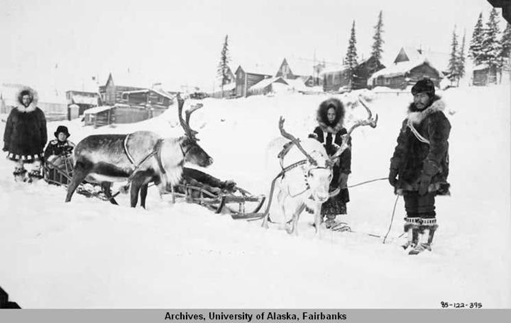 Pulling the sled (Tirer le traîneau), famille Inuit 