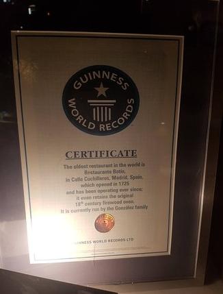 Certificat du livre Guiness des Records attestant que Botín est le restaurant le plus vieux du monde