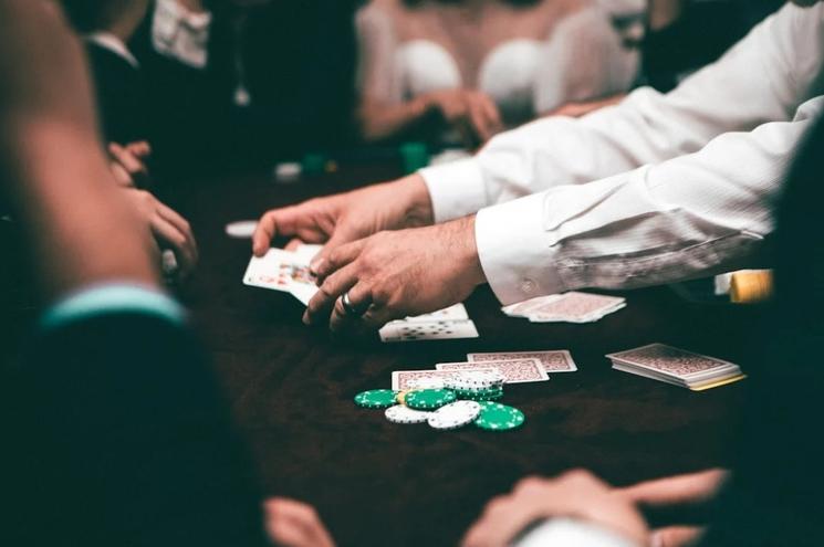 Jeu de poker dans un casino. Image : Pexels