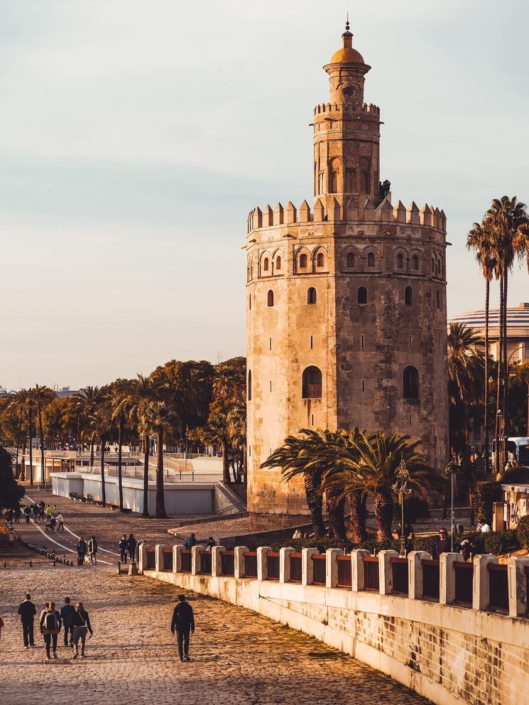 Torre del Oro, Sevilla, Photo JP Files on Unsplash