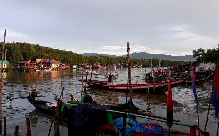 Vue du port de Khanom dans le sud de la Thailande