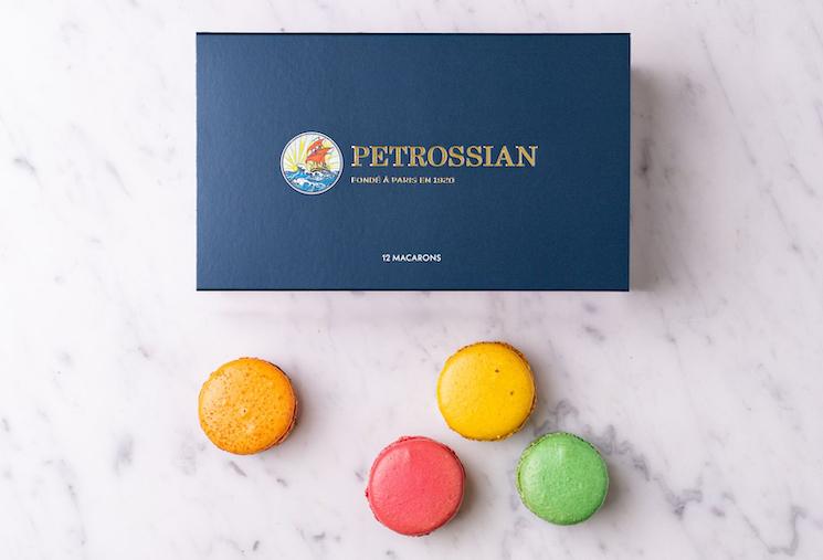 La collection de douze macarons sucrés Petrossian