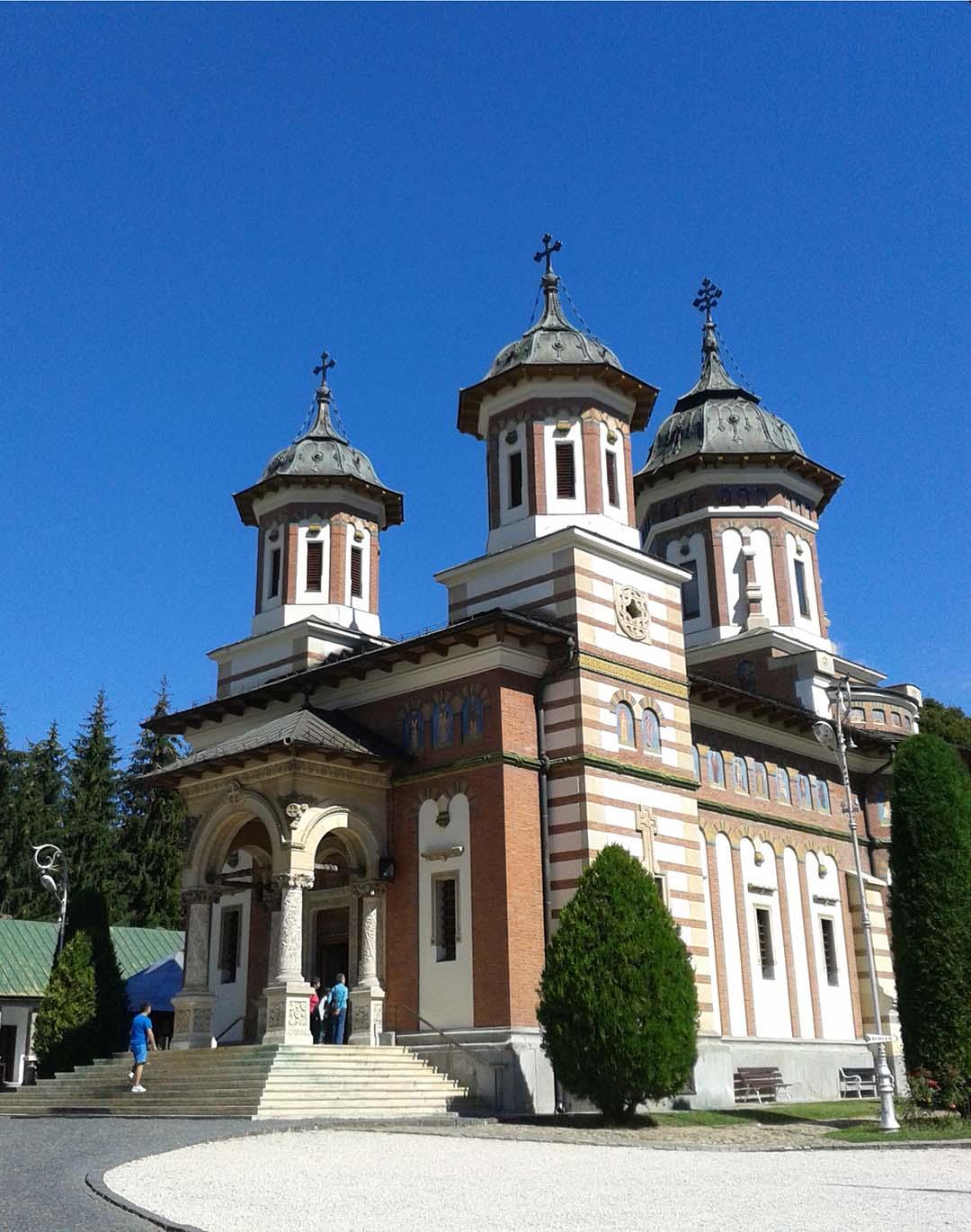 monastère-sinaia-roumanie