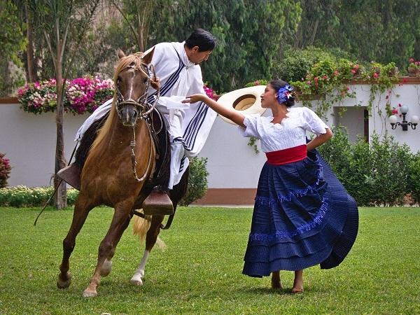 La Marinera : la danse typique la plus emblématique du Pérou