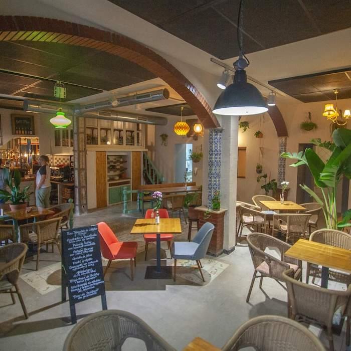 l'intérieur du restaurant vegan la Mestiza à Valencia