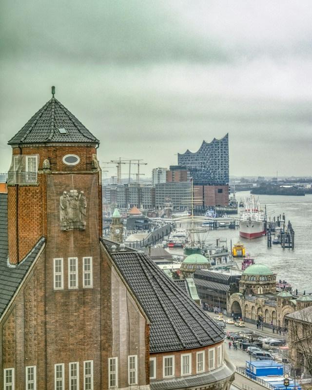 Vue de Hambourg avec l'Elbphilharmonie