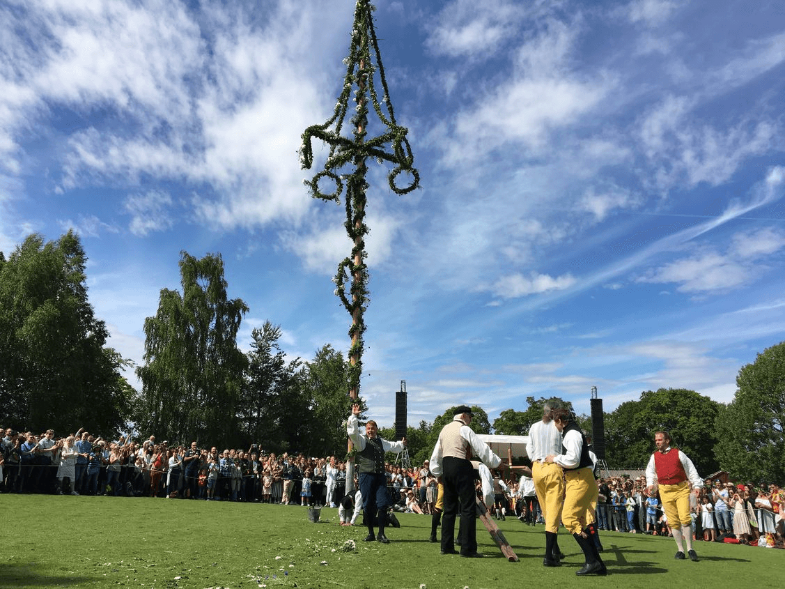 Midsommar tradition danse Skansen Suède