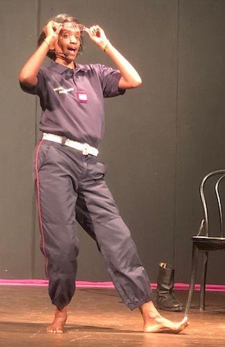 Nathalie Geeta Babouraj en uniforme des pompiers de Paris