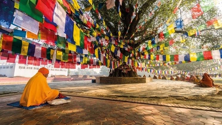 Bouddha naquit dans le parc de Lumbini.