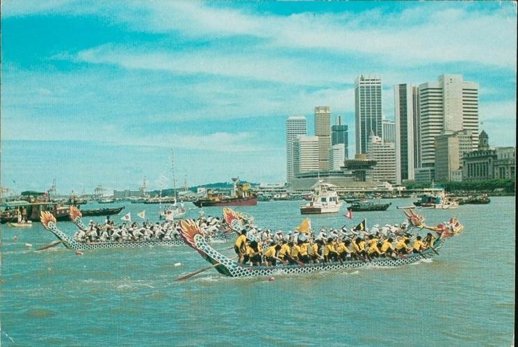 Les courses de dragon boats se déroulaient autrefois au large du Fullerton.