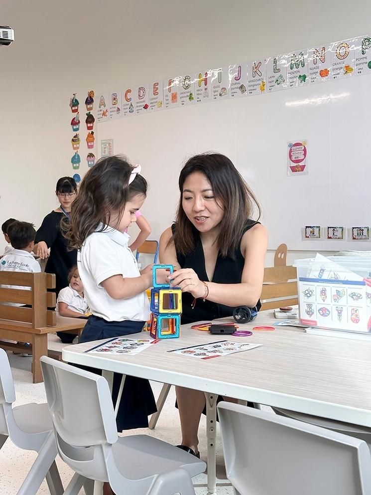 LPE comporte des classes trilingues dès la maternelle.